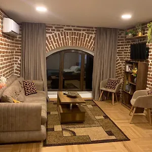 Апартаменты 12 Maksim Gorki Street, Тбилиси